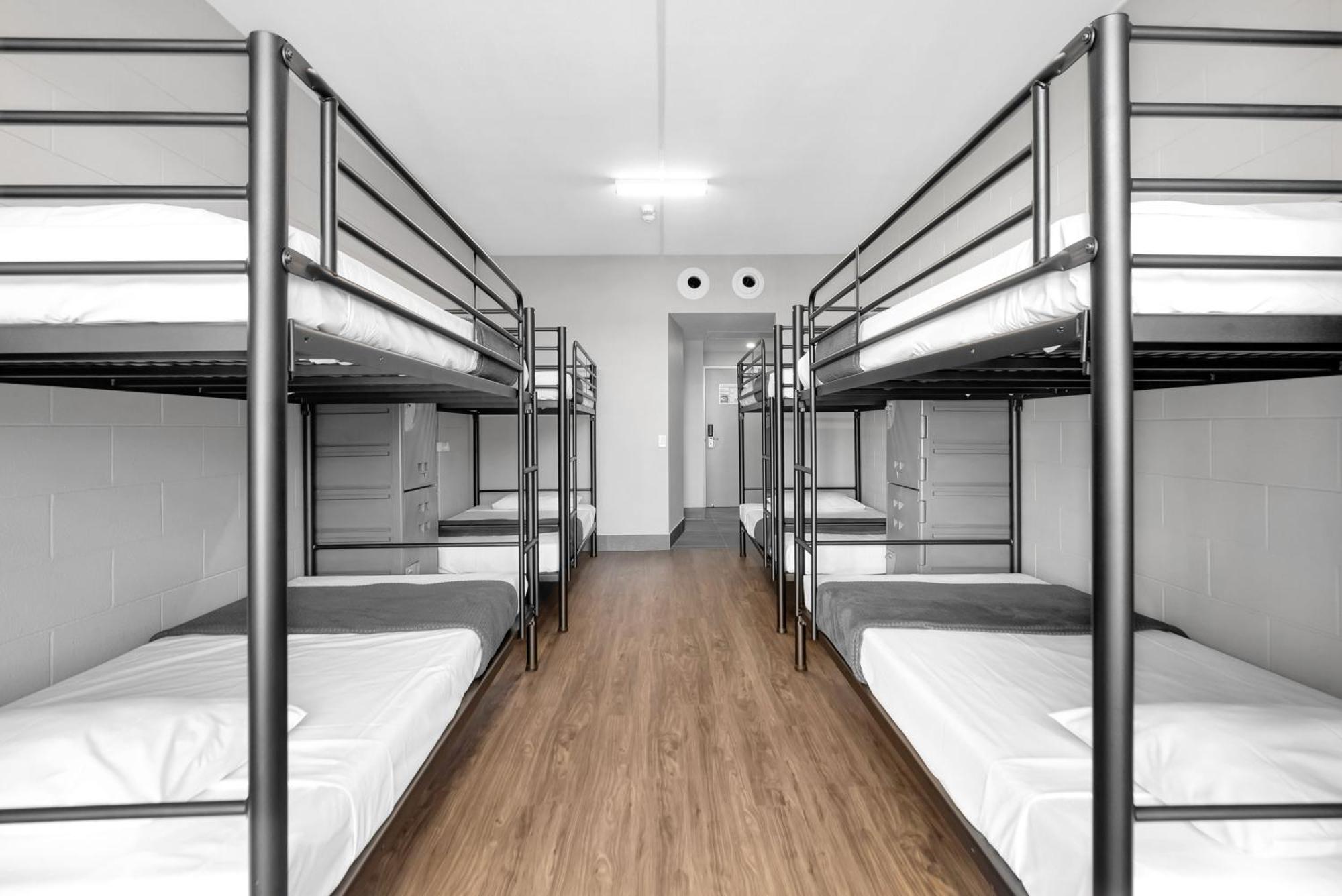 Single Bed 10-Bed Mixed Dormitory Room Private Bathroom Clubside,1617460104:JPEG