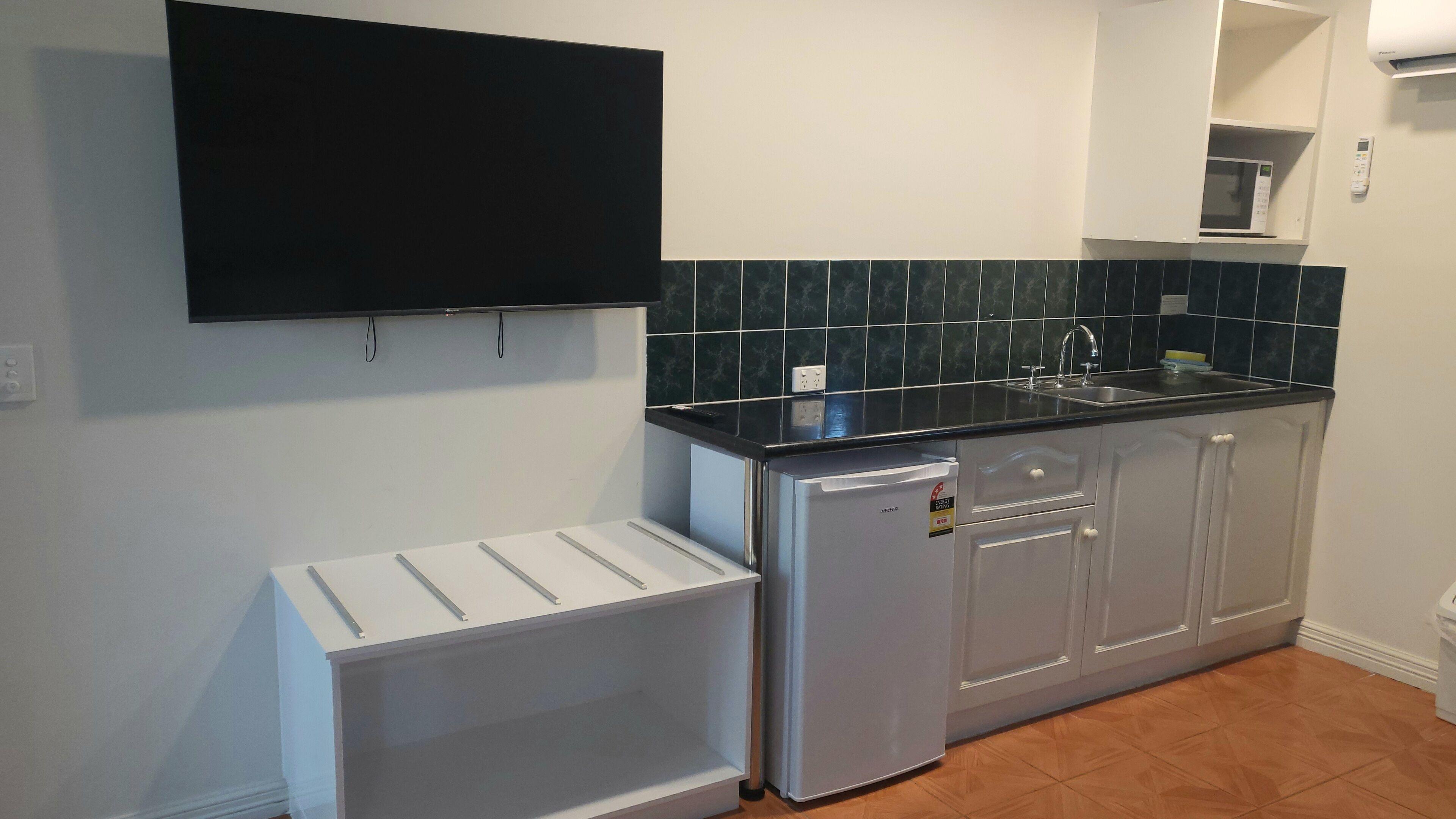 Studio QUAD Room Kitchenette