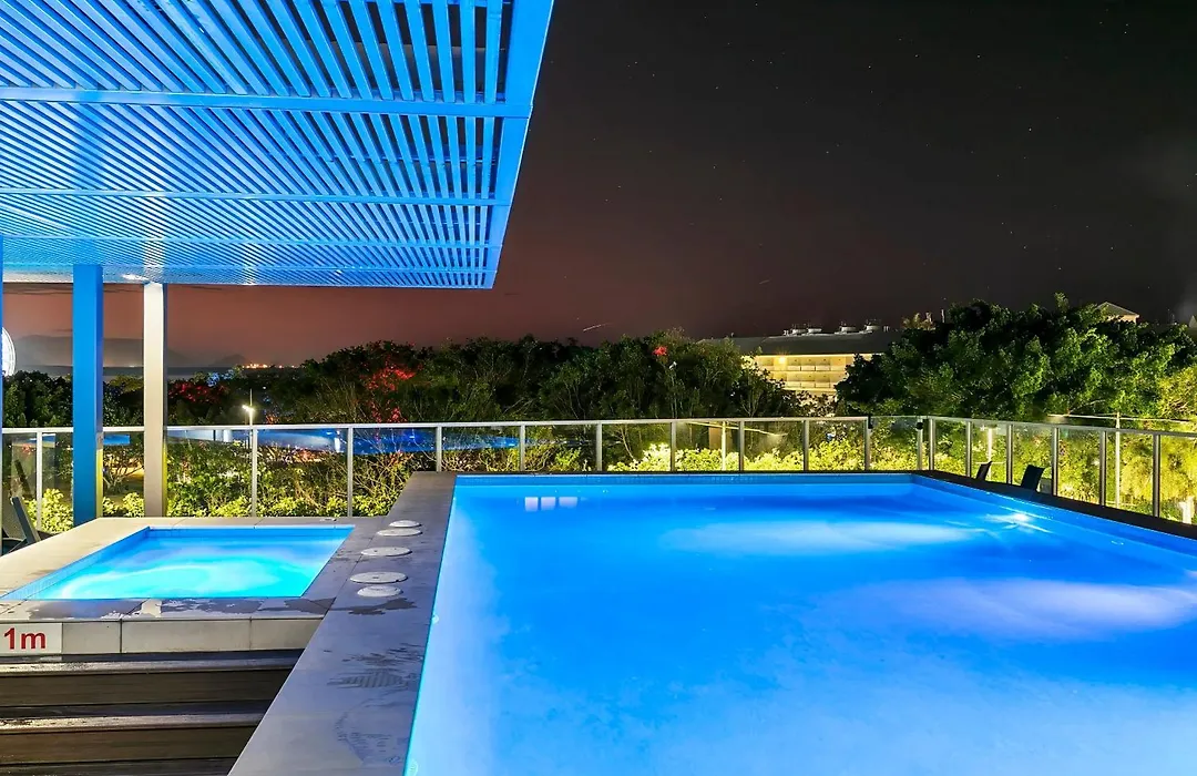 Lux Retreat At Harbour Light Cairns I Sauna I Pool & Prime Location-1