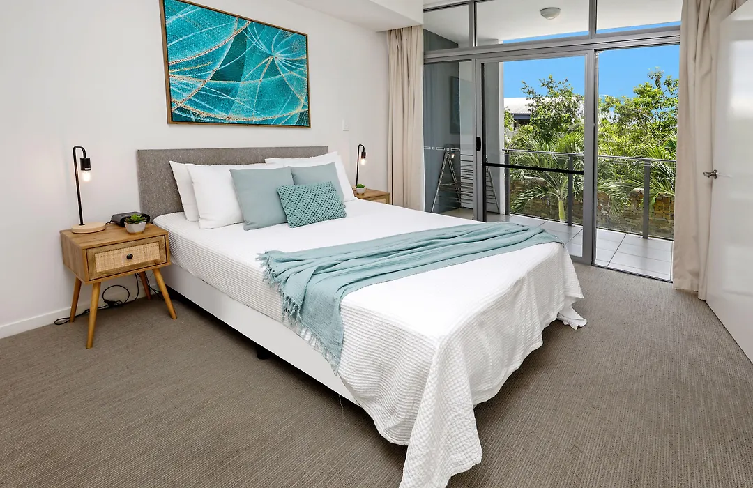 Pool View City Centre Apartment 206-1