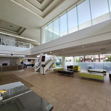 Cairns Luxury Seafront Apartment-2