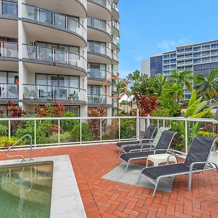 Cairns Esplanade Apartment-3