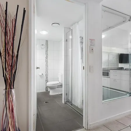 Cairns Esplanade Apartment-2