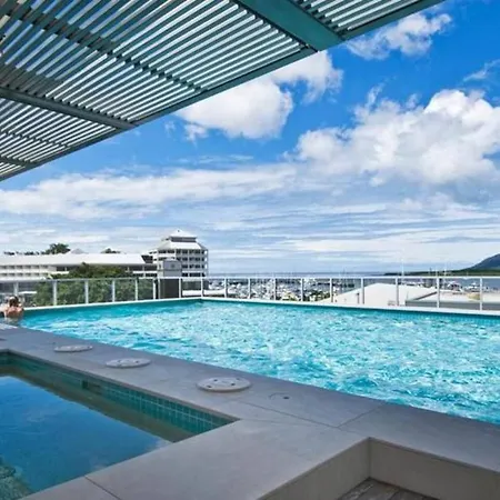 'Marlin Parade' Waterfront Getaway With Rooftop Pool-2