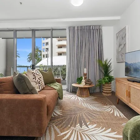 Lux Retreat At Harbour Light Cairns I Sauna I Pool & Prime Location-2