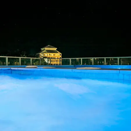 Lux Retreat At Harbour Light Cairns I Sauna I Pool & Prime Location-3