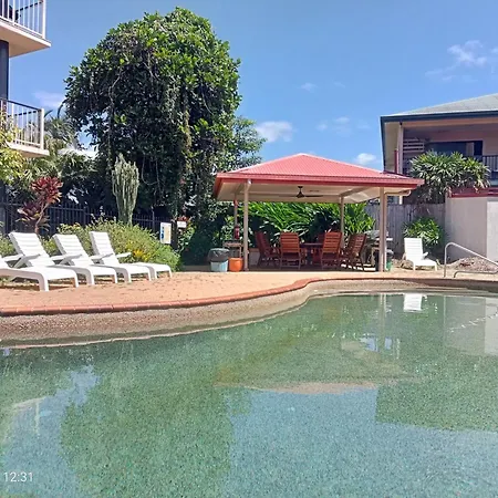 Cairns Chic Suite - Motel Room A-3