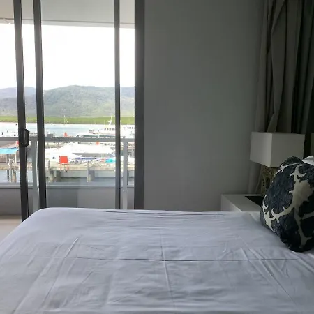 302 Harbour View Cairns-3