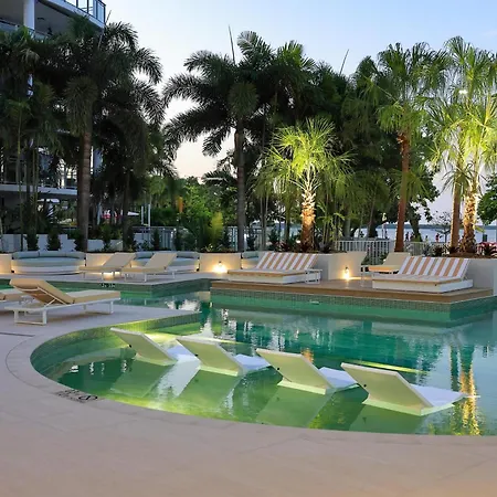 Doubletree By Hilton Cairns-3