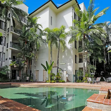 Unique Tropic Escape 111-3