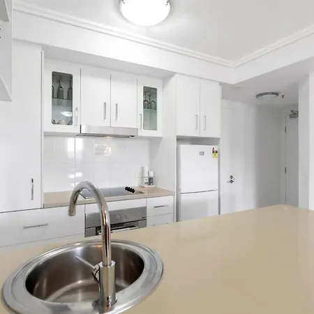 Mcleod Rise - Cairn Base With Rooftop Pool & Spa-3