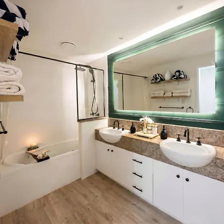 Luxury 2 Bedroom Apartment, Treetop Views, Resort With 4 Swimming Pools-2