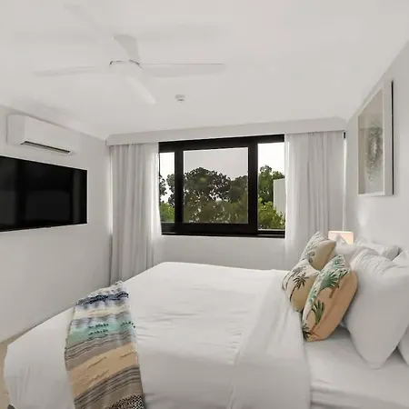 Seven At Aquarius - Coral Sea Views Near The Lagoon-3