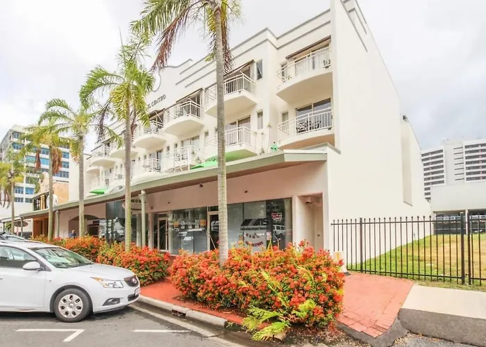 Inner City One Bedroom Apartment 27 Cairns