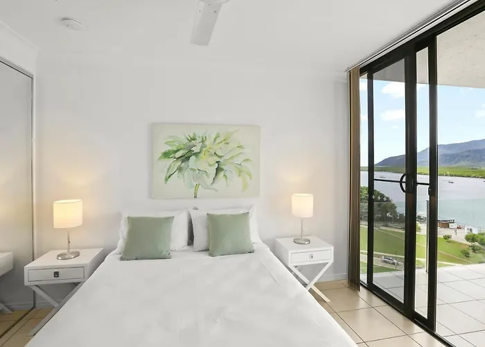 Seascape Apartment Cairns