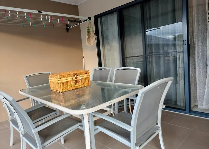 3 Bedroom 2 Bath Apartment In Cairns Queensland