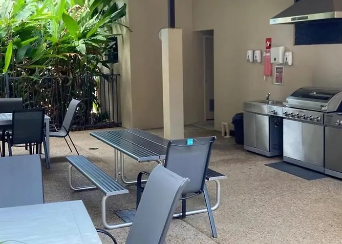 3 Bedroom 2 Bath Apartment In Cairns Queensland