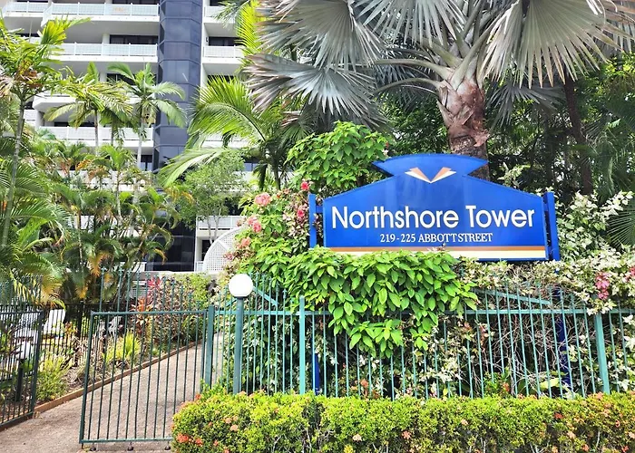 Cairns Luxury Seaview Apartment