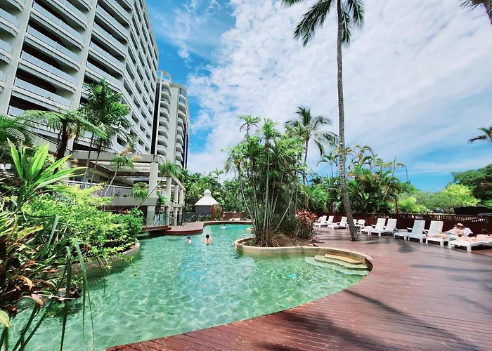 Cairns Luxury Seaview Apartment