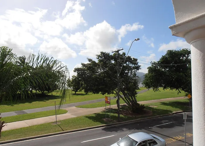 Floriana Villas Cairns