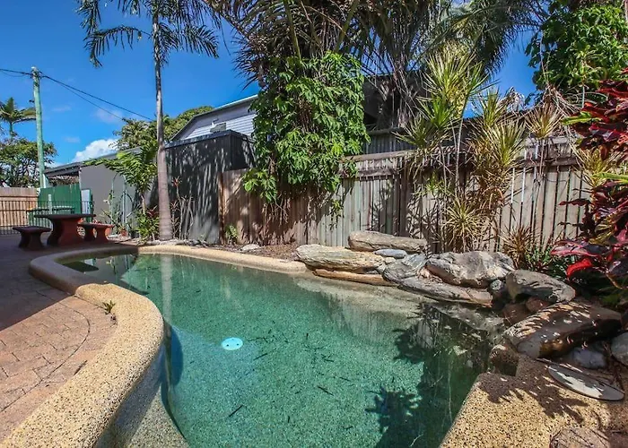 6 Bedroom + 2 Bath Apartment // Cairns Central