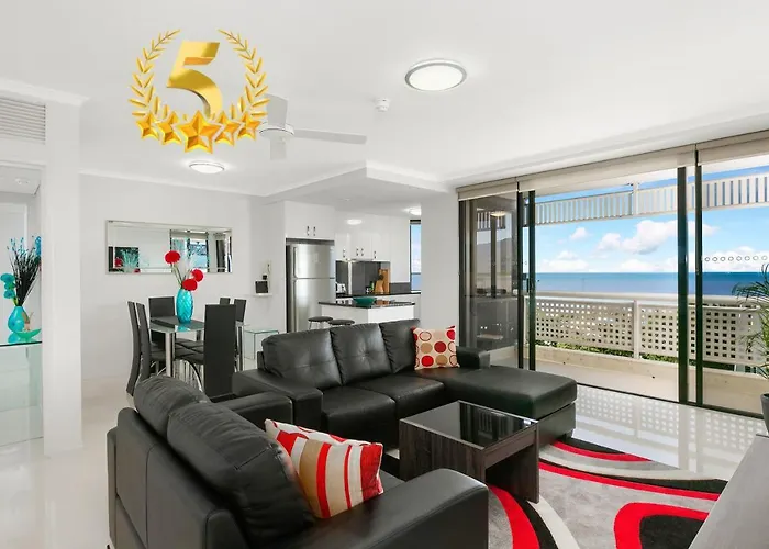 Cairns Luxury Seafront Apartment