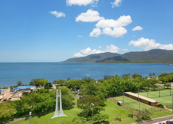 Cairns Ocean View Apartment