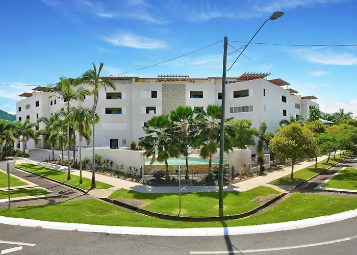 Belle Escapes 404 The Edge With Views Apartment Cairns