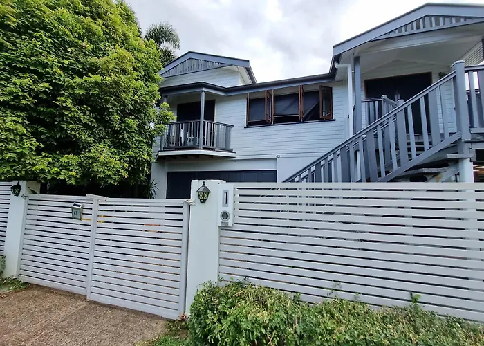 Homestay At Julie'S Cairns