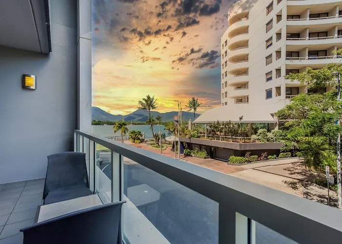 Absolute Waterfront - Enjoy Exceptional Lifestyle Apartment Cairns
