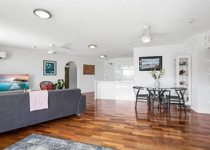 Aquarius Waterfront Apartment Cairns