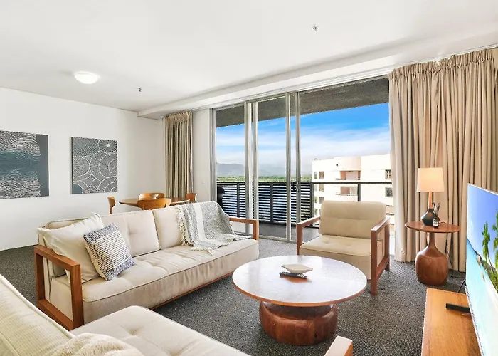903 Harbour Lights Steps To Reef & Dining Apartment Cairns