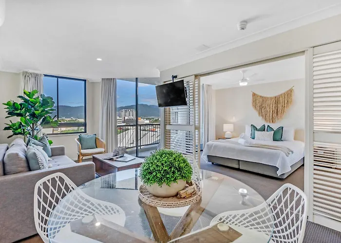 Esplanade Escape Apartment Cairns