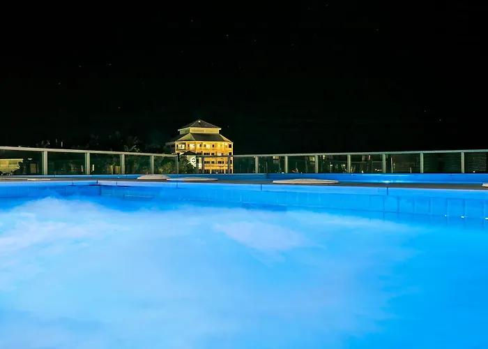 Lux Retreat At Harbour Light Cairns I Sauna I Pool & Prime Location