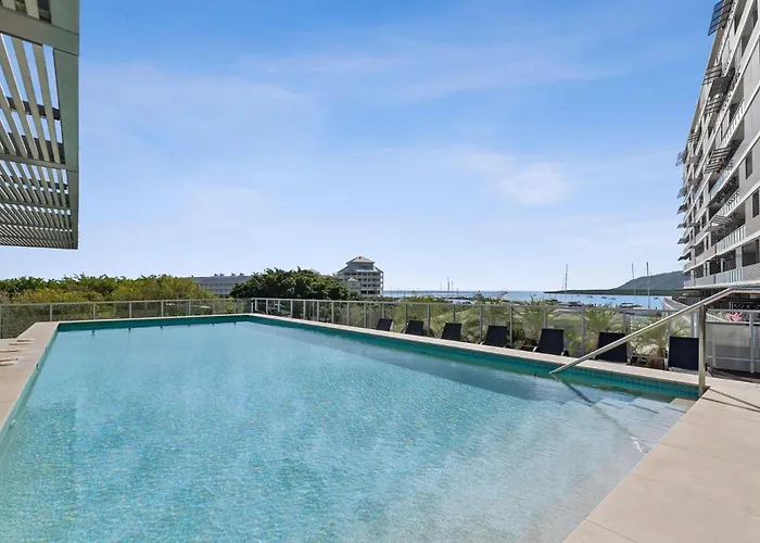 Belle Escapes Harbour Lights Waterfront Apartment 501-502 Cairns