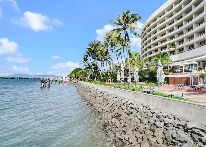 1007 Harbour Lights With Ocean Views Apartment Cairns