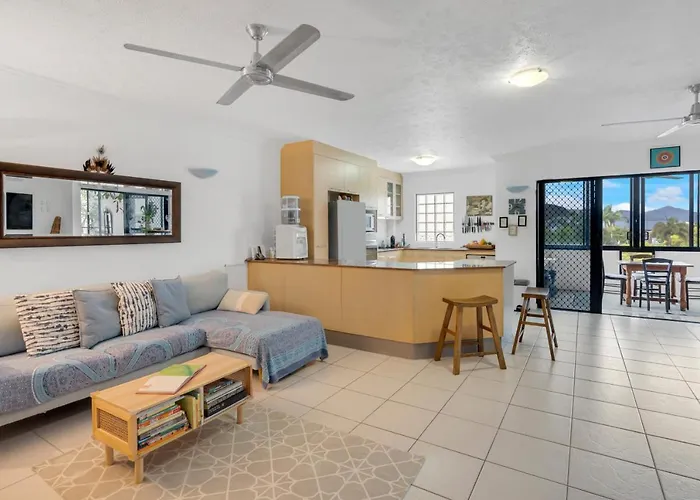 Portofino Coastal Retreat Apartment Cairns