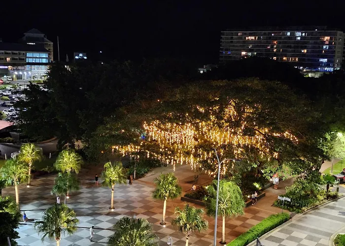 1 Bedroom Apt Ocean View On The Cairns Esplanade