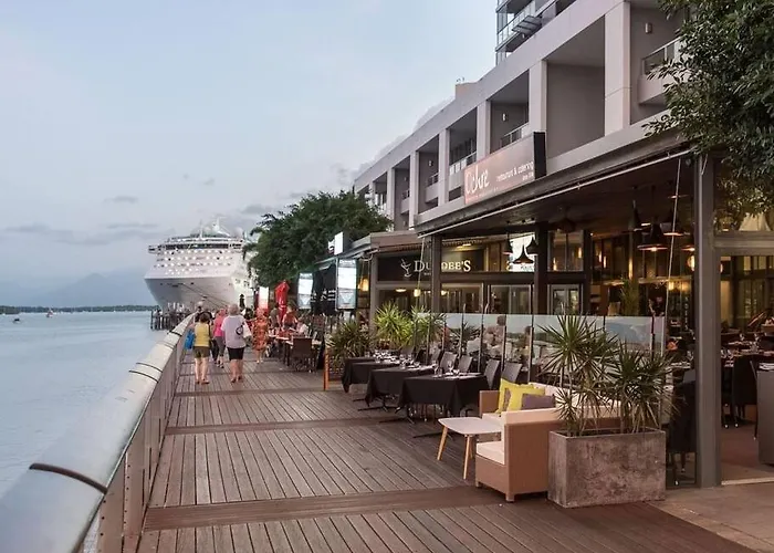 Lovely Waterfront Apartment At Harbour Lights Cairns