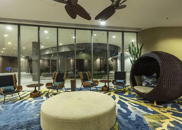 Lovely Waterfront Apartment At Harbour Lights Cairns