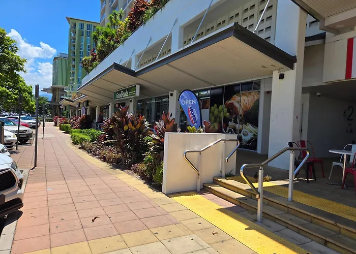 Cairns Reefside Retreats Apartment