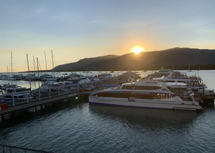 302 Harbour View Cairns Apartment