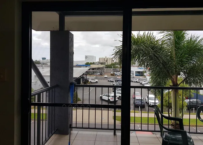 Cairns Central Southern Cross Atrium Private Apartments & Studio
