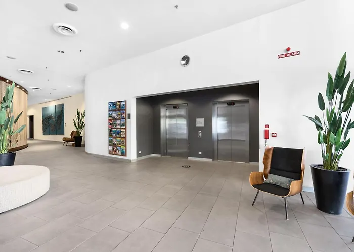 Belle Escapes 703 Harbour Lights Cairns Apartment With Water Views