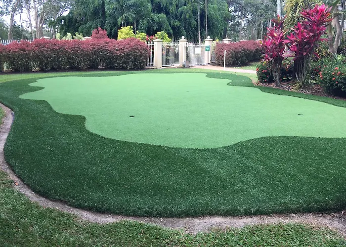Cairns Golf Course Apartment