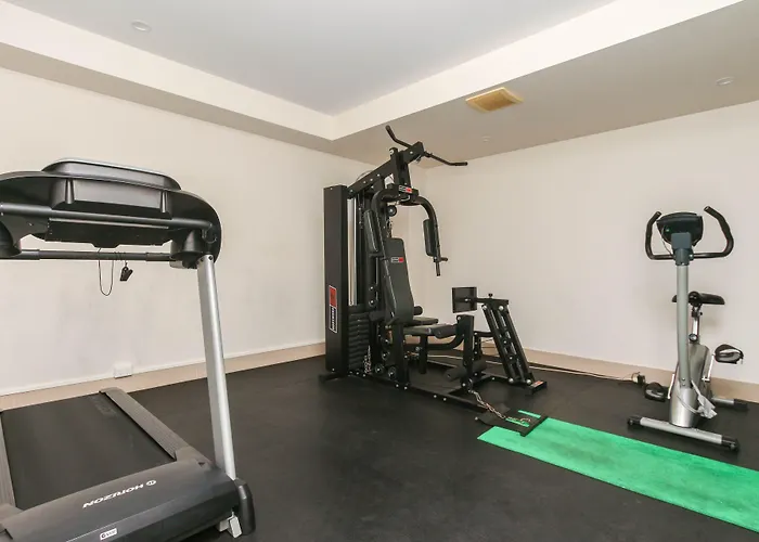 Pool View City Centre Apartment 206 Cairns