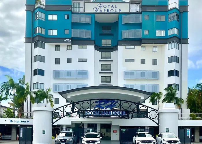Cairns Esplanade Lagoon Apartment