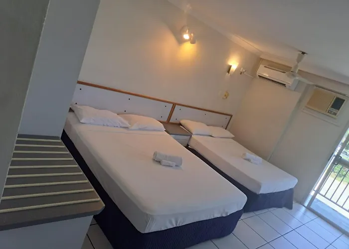 Cairns Holiday Lodge