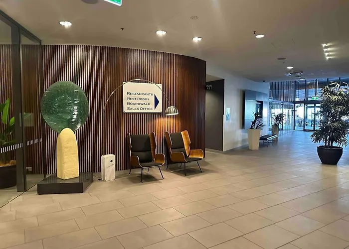 Resort-Style Getaway By The Marina - Two Connecting Apartments Cairns