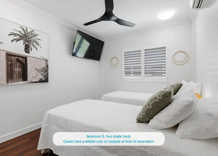 Stunning Coastal 3 Bedroom Apartment In Cairns Cbd